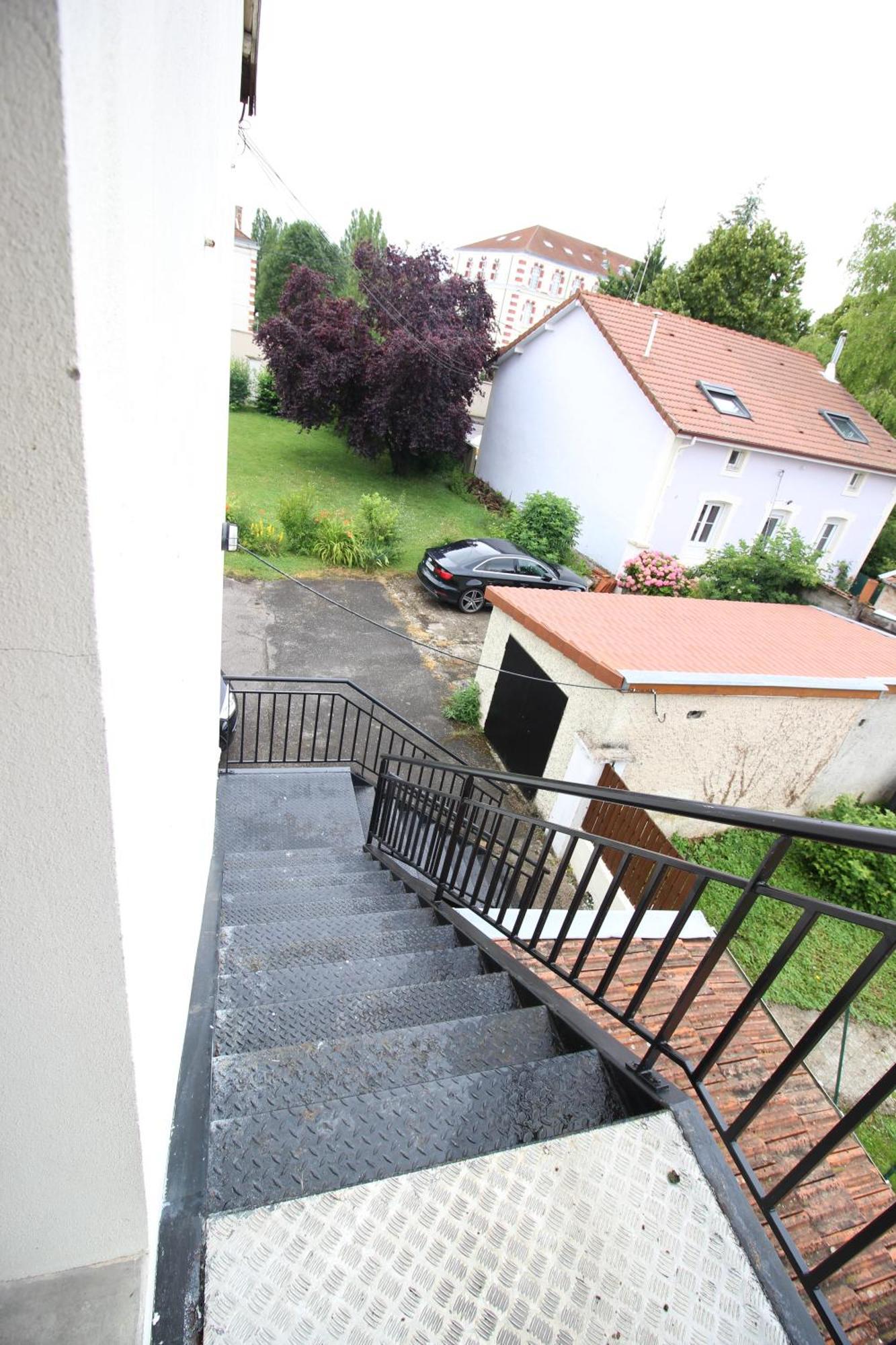 3 Chambres - Tres Grand Jardin Privee - Terrasse Privee - Garage Velo Et Moto - Parking Voiture Privee Dans La Propriete - Gere Par Presta-Zen'Services Thierville-sur-Meuse Экстерьер фото